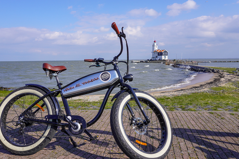 cycling to Marken